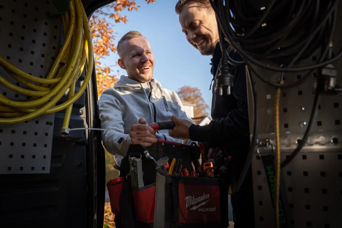 Herman Pumps tekniker arbetar med en pumpanläggning